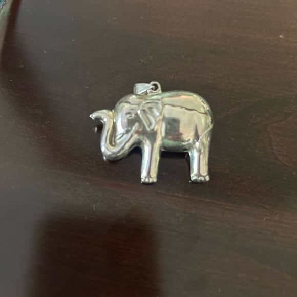 EUC Elephant sterling Silver necklace slide - Picture 2 of 4